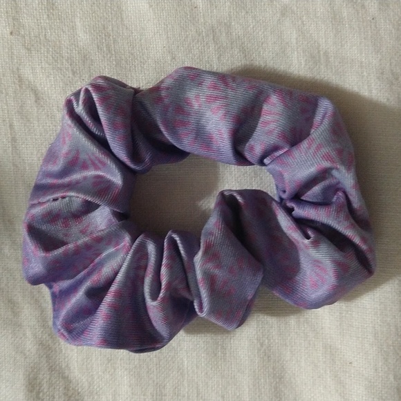Miscellaneous Hair scrunchies - Picture 4 of 5